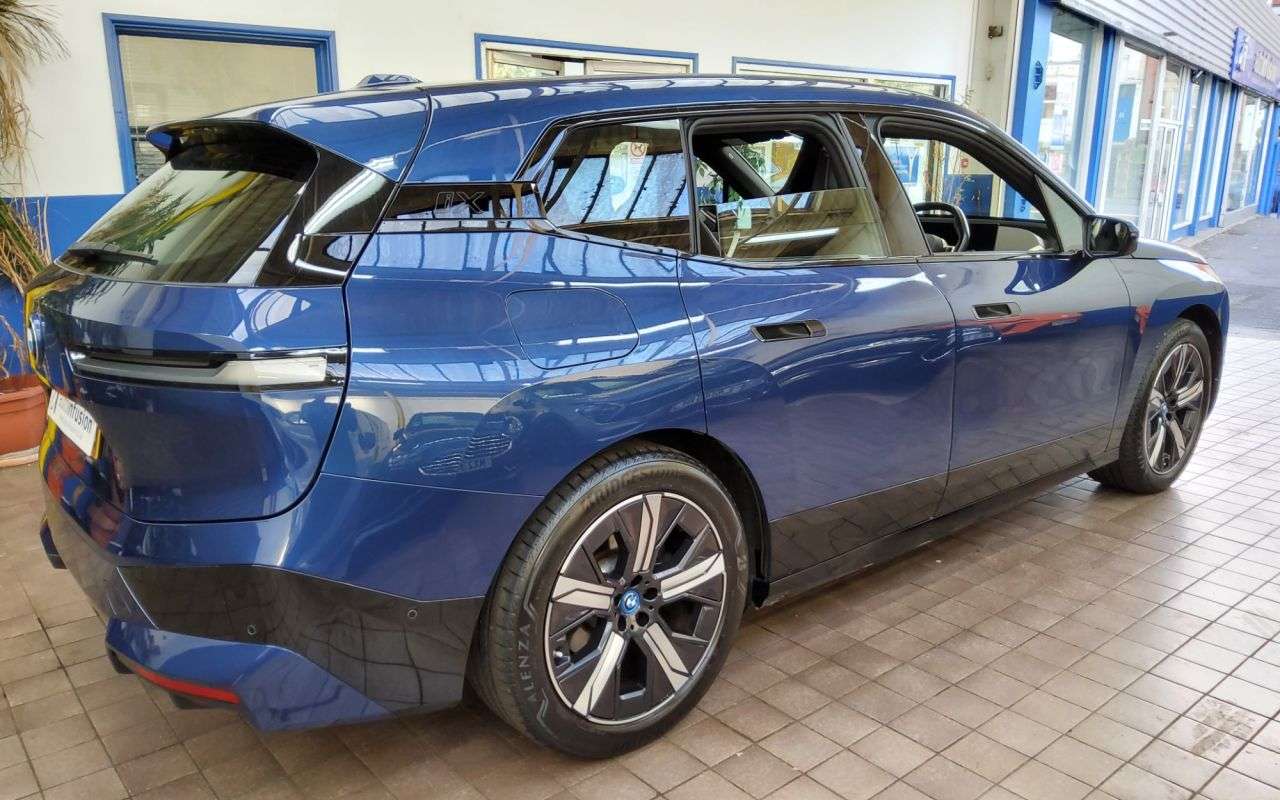 2023 BMW IX 2023 BMW IX