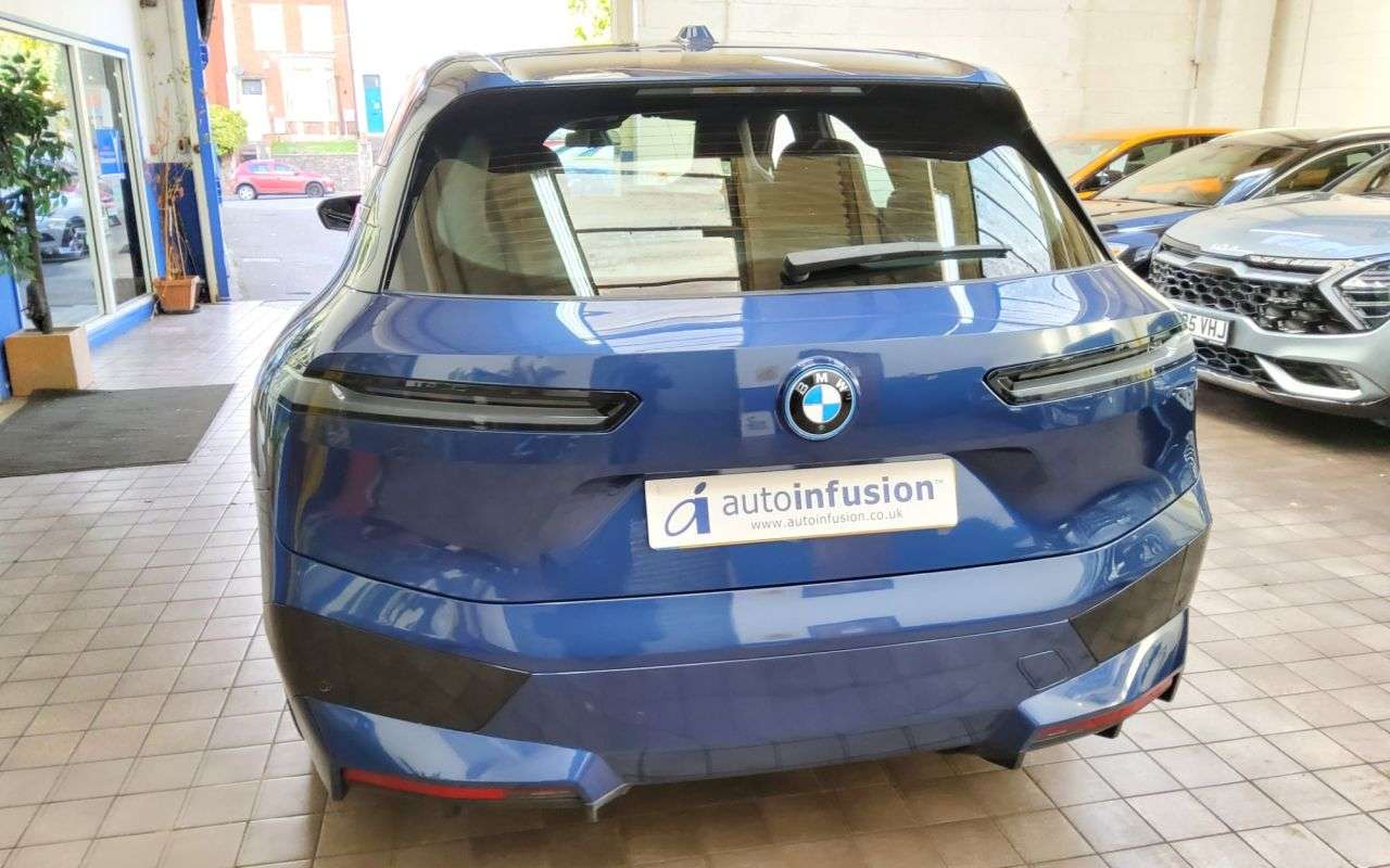 2023 BMW IX 2023 BMW IX