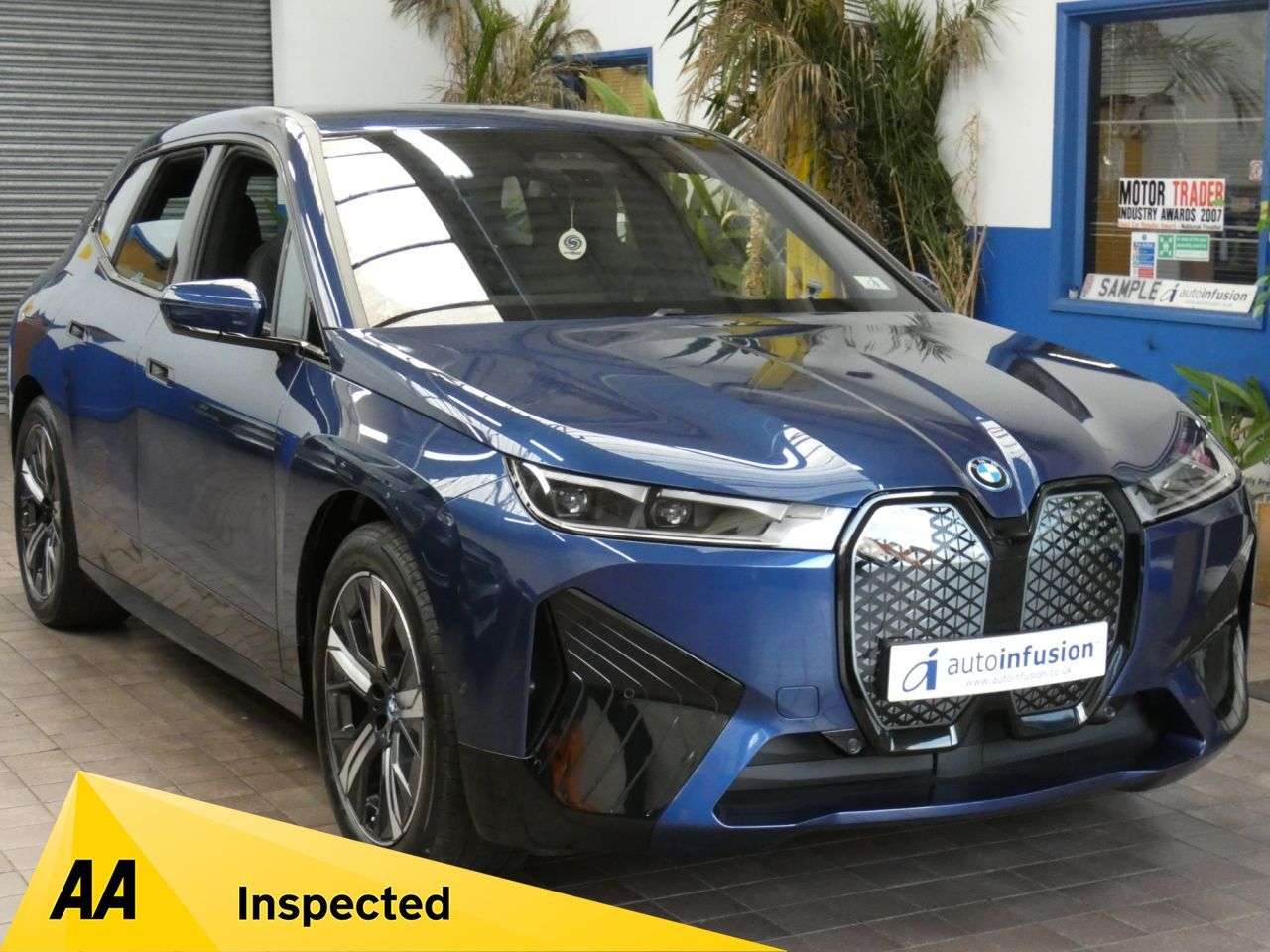 A 2023 BMW IX 40 76.6kWh M Sport SUV 5dr Electric Auto xDrive (11kW Charger) (326 ps) 1 O A 2023 BMW IX 40 76.6kWh M Sport SUV 5dr Electric Auto xDrive (11kW Charger) (326 ps) 1 O