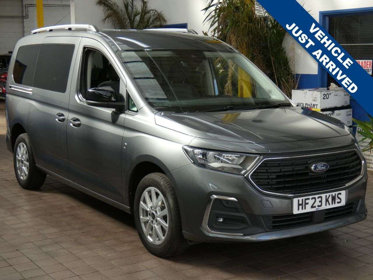 A 2023 FORD GRAND TOURNEO CONNECT 2.0 EcoBlue Titanium MPV 5dr Diesel Manual Euro 6 (s/s) (122 ps) 1 OWNER SE A 2023 FORD GRAND TOURNEO CONNECT 2.0 EcoBlue Titanium MPV 5dr Diesel Manual Euro 6 (s/s) (122 ps) 1 OWNER SE