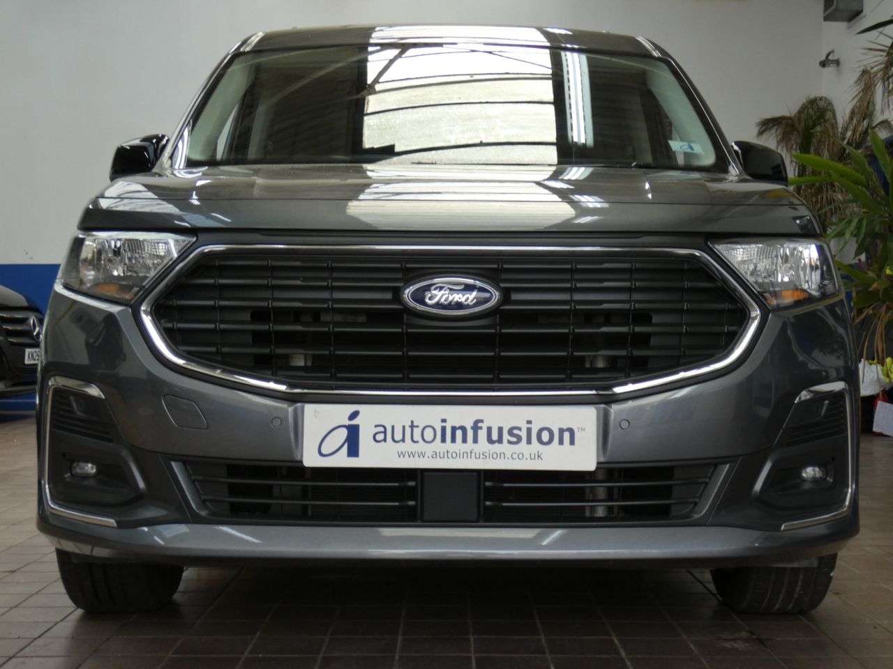 A 2023 FORD GRAND TOURNEO CONNECT 2.0 EcoBlue Titanium MPV 5dr Diesel Manual Euro 6 (s/s) (122 ps) 1 OWNER SE A 2023 FORD GRAND TOURNEO CONNECT 2.0 EcoBlue Titanium MPV 5dr Diesel Manual Euro 6 (s/s) (122 ps) 1 OWNER SE