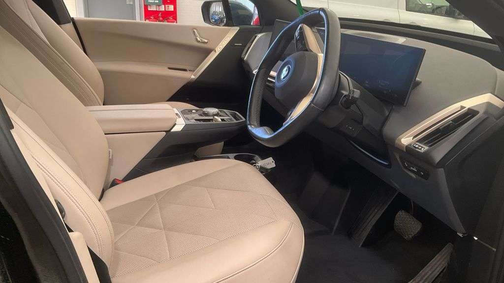 2023 BMW IX 2023 BMW IX