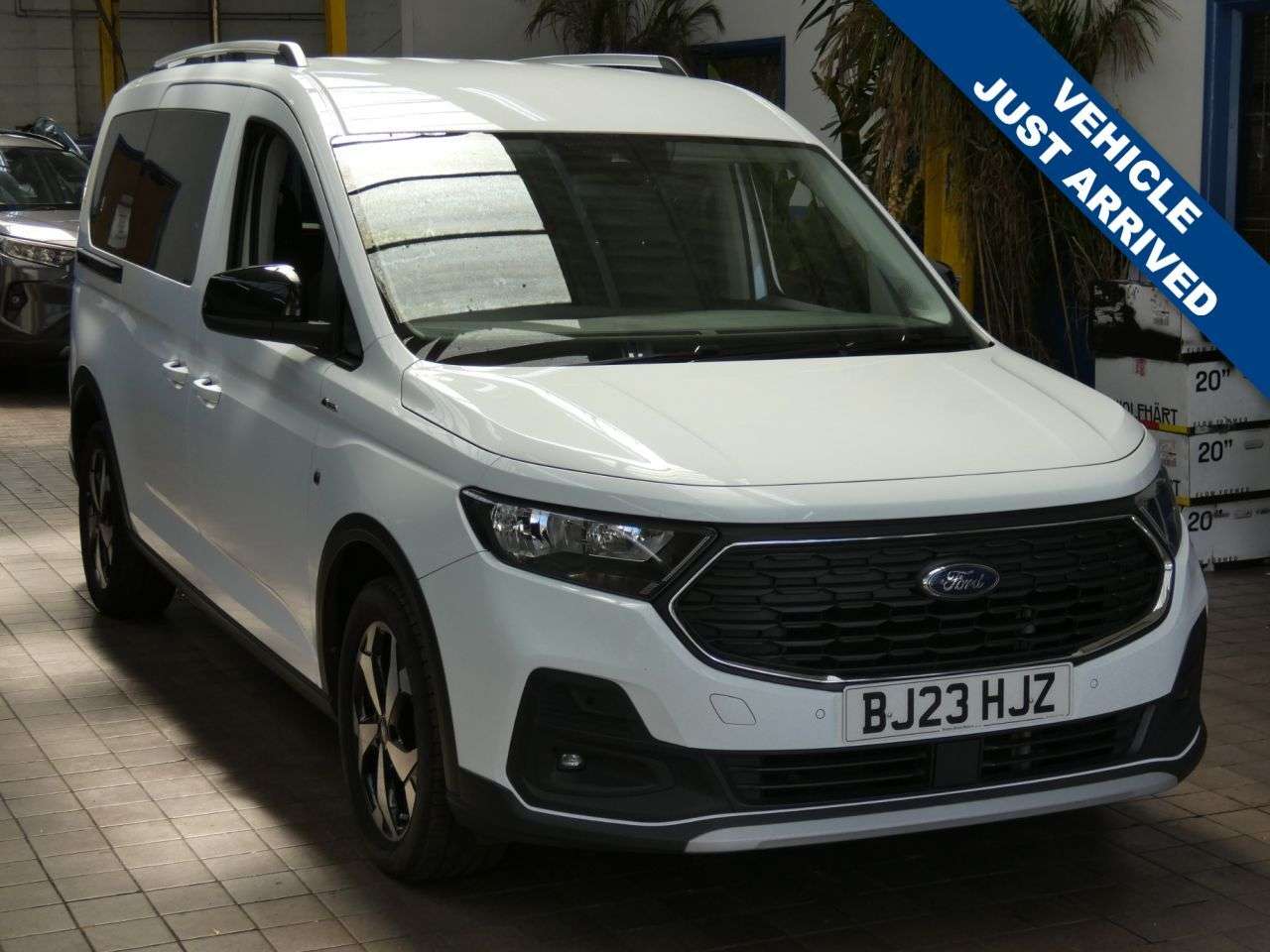 A 2023 FORD GRAND TOURNEO CONNECT 2.0 EcoBlue Active MPV 5dr Diesel DCT Euro 6 (s/s) (122 ps) TOWBAR WITH ELE A 2023 FORD GRAND TOURNEO CONNECT 2.0 EcoBlue Active MPV 5dr Diesel DCT Euro 6 (s/s) (122 ps) TOWBAR WITH ELE