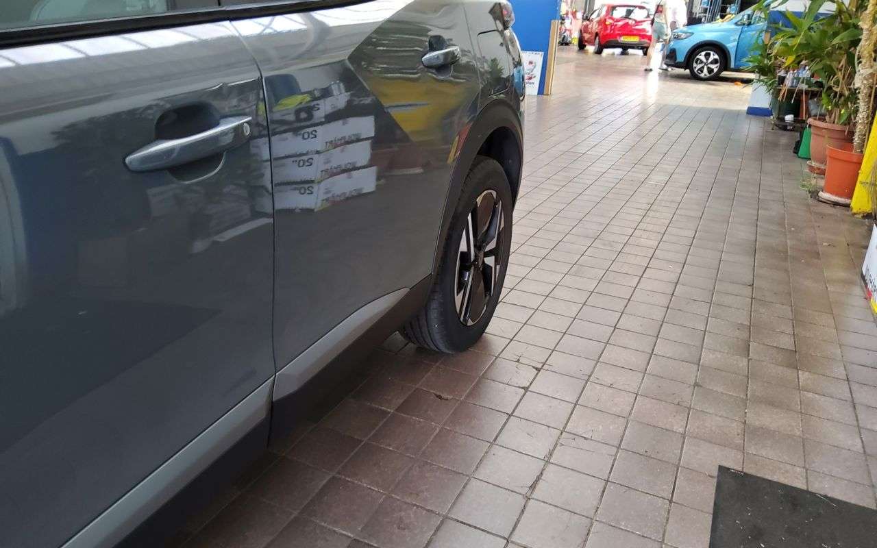 2023 PEUGEOT 2008 2023 PEUGEOT 2008