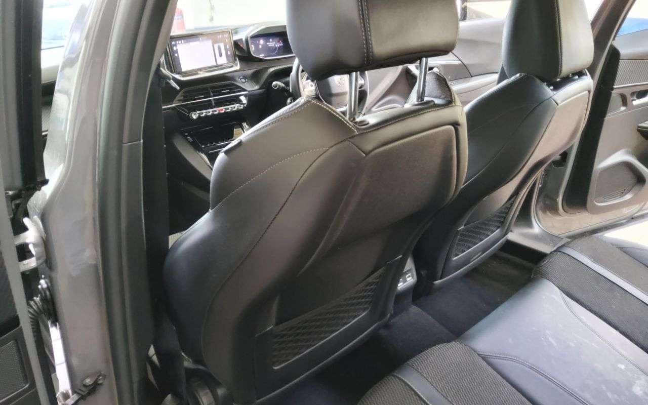 2023 PEUGEOT 2008 2023 PEUGEOT 2008