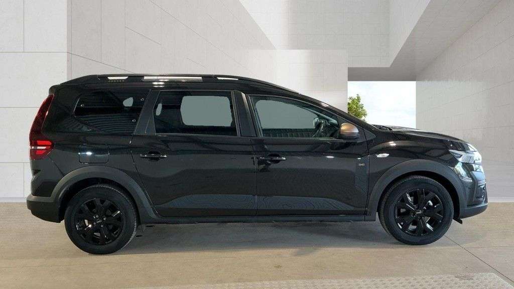 A 2024 DACIA JOGGER 1.0 TCe EXTREME MPV 5dr Petrol Manual Euro 6 (s/s) (110 ps) 1 OWNER SERVICE A 2024 DACIA JOGGER 1.0 TCe EXTREME MPV 5dr Petrol Manual Euro 6 (s/s) (110 ps) 1 OWNER SERVICE