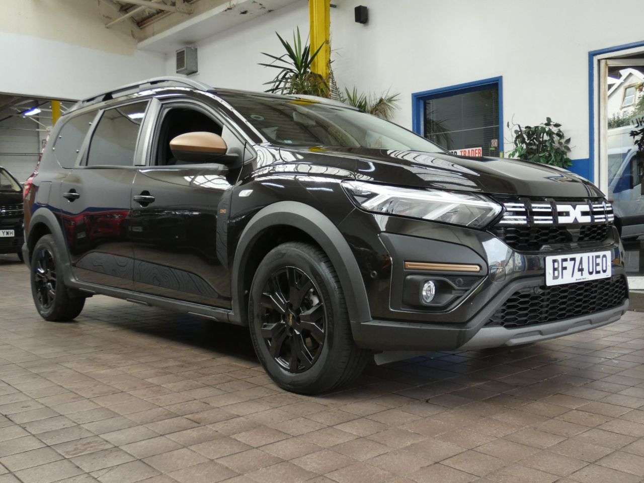 A 2024 DACIA JOGGER 1.0 TCe EXTREME MPV 5dr Petrol Manual Euro 6 (s/s) (110 ps) 1 OWNER SERVICE A 2024 DACIA JOGGER 1.0 TCe EXTREME MPV 5dr Petrol Manual Euro 6 (s/s) (110 ps) 1 OWNER SERVICE