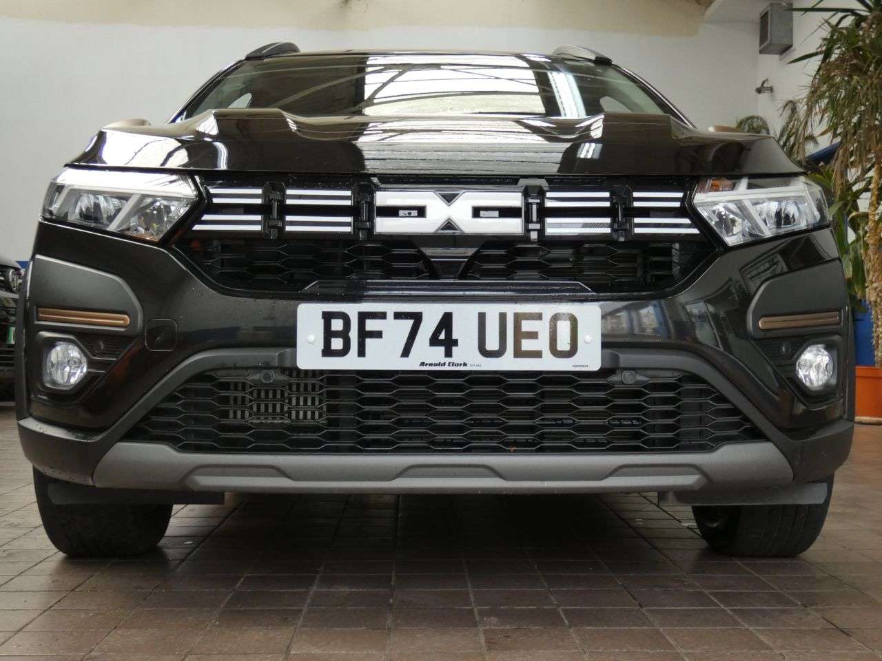A 2024 DACIA JOGGER 1.0 TCe EXTREME MPV 5dr Petrol Manual Euro 6 (s/s) (110 ps) 1 OWNER SERVICE A 2024 DACIA JOGGER 1.0 TCe EXTREME MPV 5dr Petrol Manual Euro 6 (s/s) (110 ps) 1 OWNER SERVICE