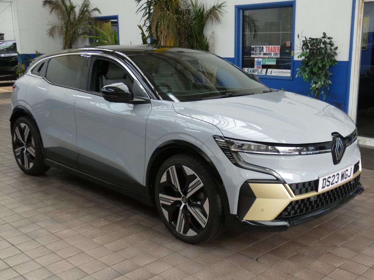 2023 RENAULT MEGANE E-TECH 2023 RENAULT MEGANE E-TECH