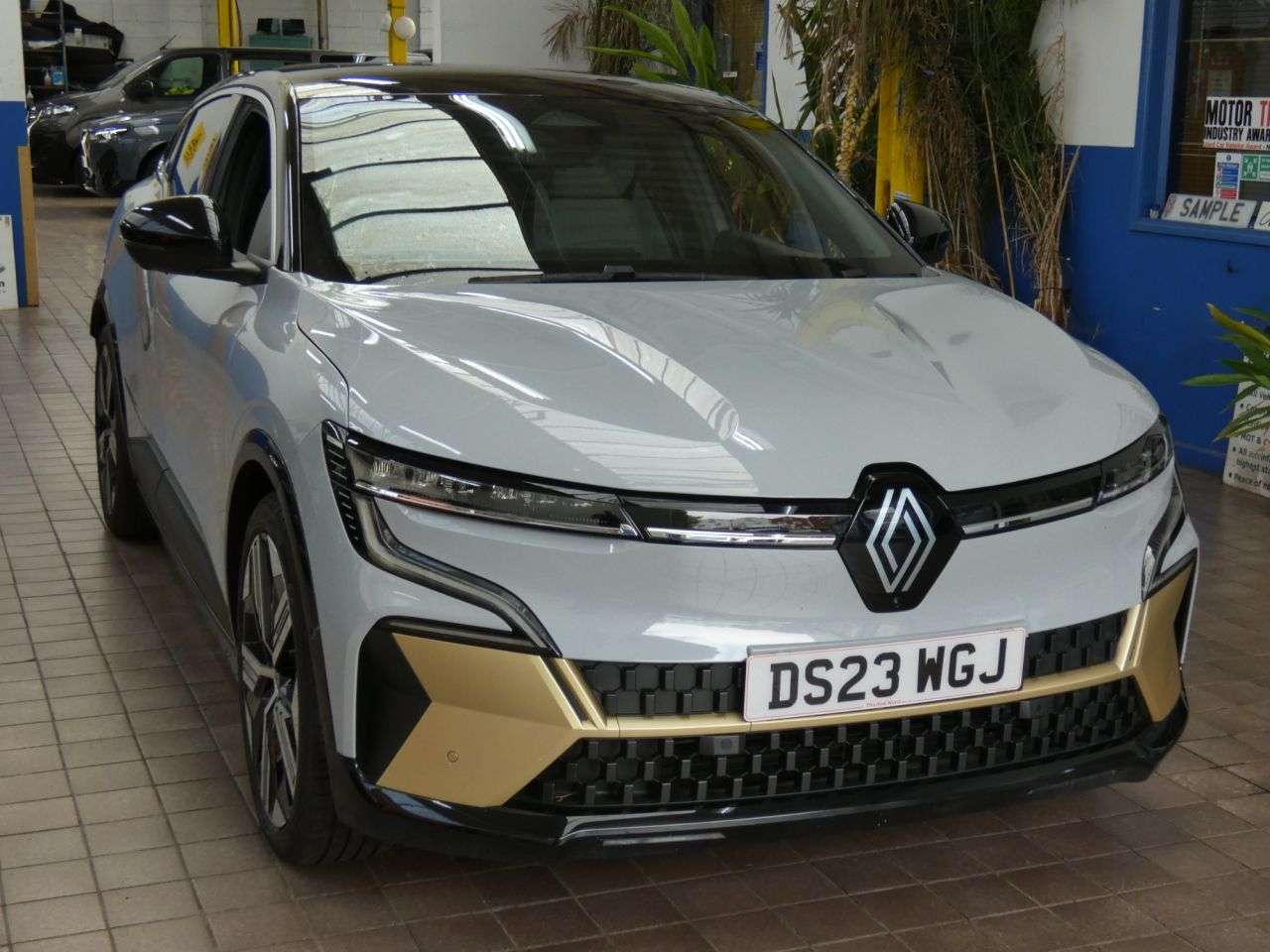 2023 RENAULT MEGANE E-TECH 2023 RENAULT MEGANE E-TECH