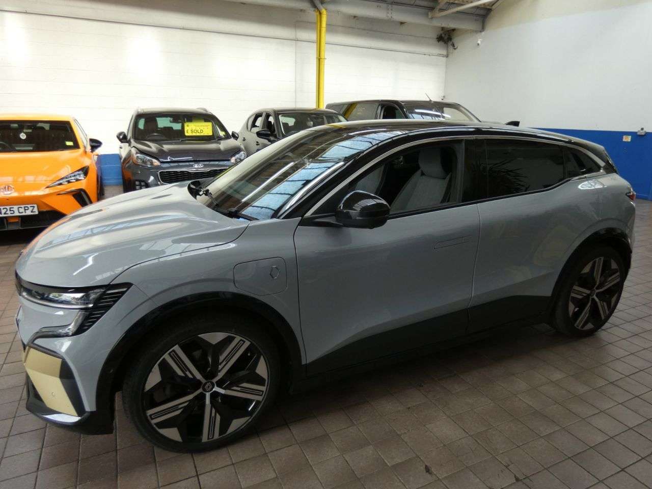 2023 RENAULT MEGANE E-TECH 2023 RENAULT MEGANE E-TECH