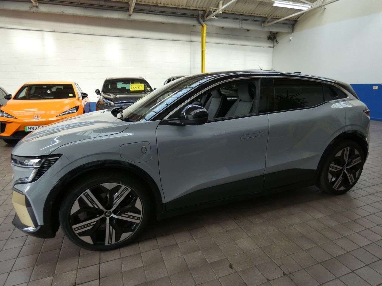 2023 RENAULT MEGANE E-TECH 2023 RENAULT MEGANE E-TECH