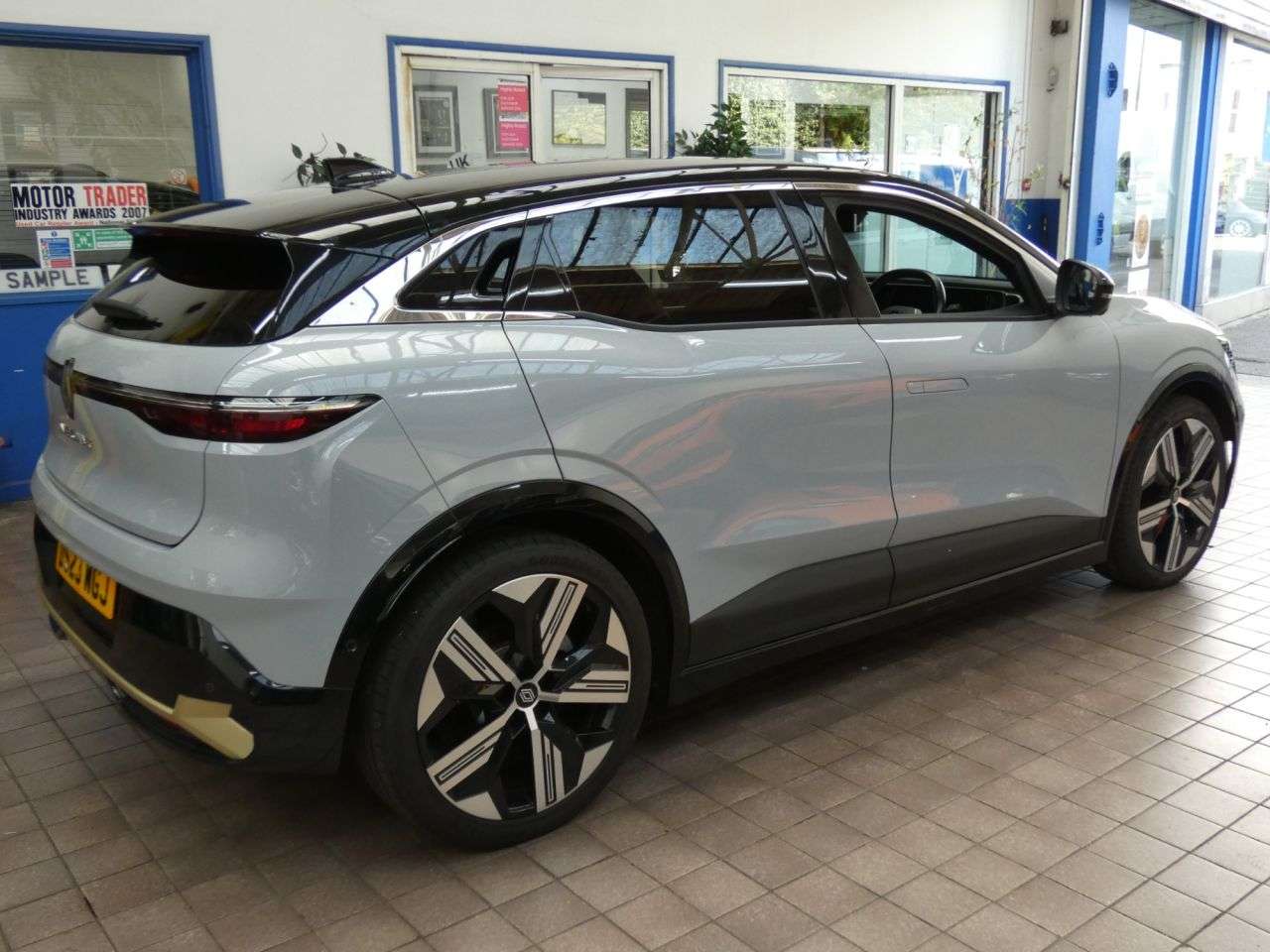 2023 RENAULT MEGANE E-TECH 2023 RENAULT MEGANE E-TECH