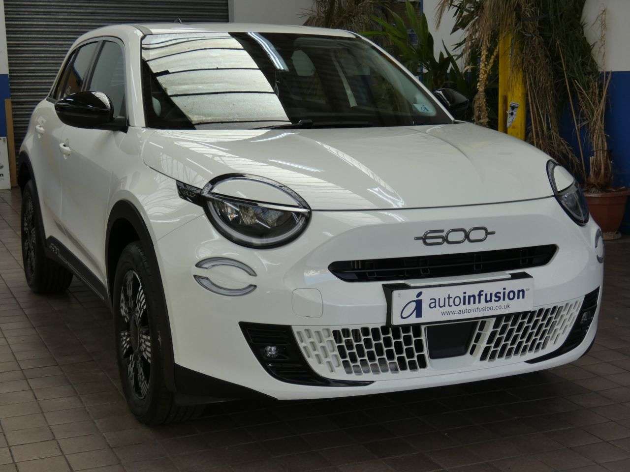 A 2025 FIAT 600 1.2 MHEV SUV 5dr Petrol Hybrid e-DCT Euro 6 (s/s) (100 ps) 1 OWNER WARRANTY A 2025 FIAT 600 1.2 MHEV SUV 5dr Petrol Hybrid e-DCT Euro 6 (s/s) (100 ps) 1 OWNER WARRANTY