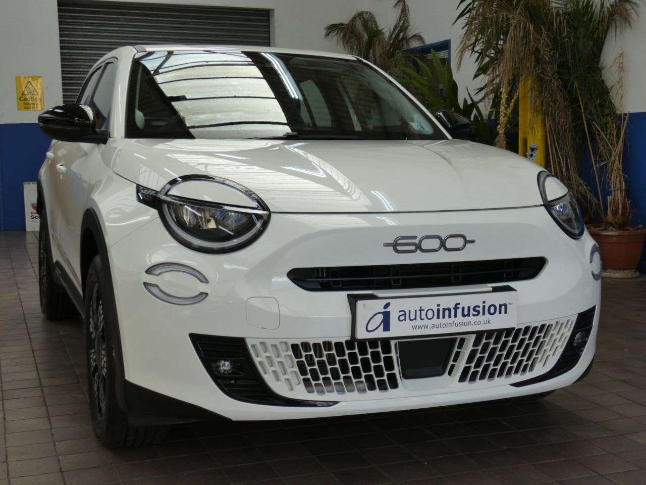 A 2025 FIAT 600 1.2 MHEV SUV 5dr Petrol Hybrid e-DCT Euro 6 (s/s) (100 ps) 1 OWNER WARRANTY A 2025 FIAT 600 1.2 MHEV SUV 5dr Petrol Hybrid e-DCT Euro 6 (s/s) (100 ps) 1 OWNER WARRANTY