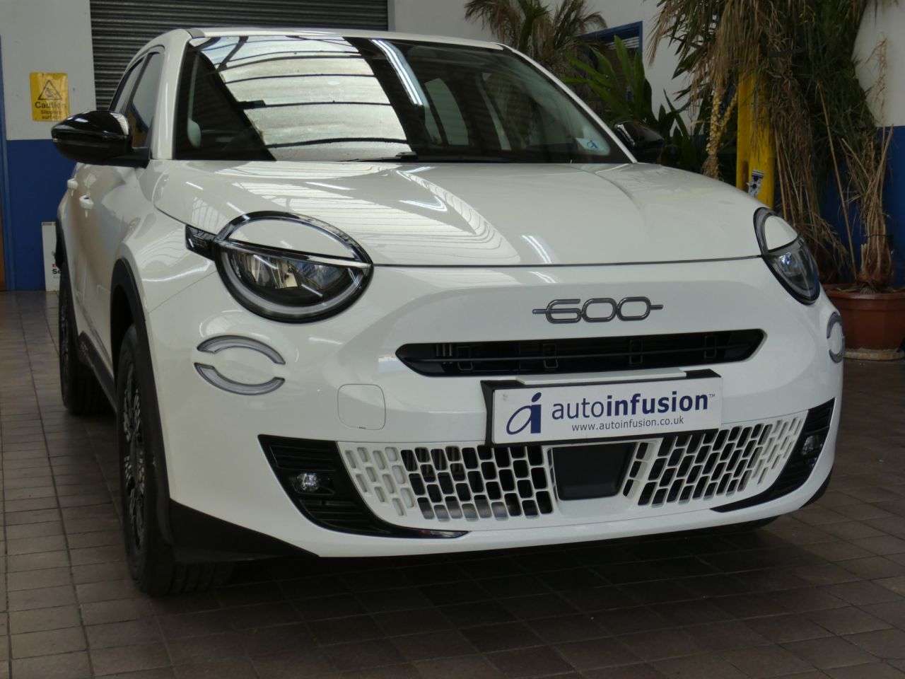 A 2025 FIAT 600 1.2 MHEV SUV 5dr Petrol Hybrid e-DCT Euro 6 (s/s) (100 ps) 1 OWNER WARRANTY A 2025 FIAT 600 1.2 MHEV SUV 5dr Petrol Hybrid e-DCT Euro 6 (s/s) (100 ps) 1 OWNER WARRANTY