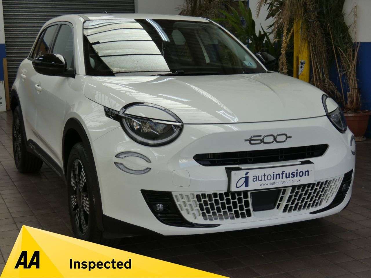 A 2025 FIAT 600 1.2 MHEV SUV 5dr Petrol Hybrid e-DCT Euro 6 (s/s) (100 ps) 1 OWNER WARRANTY A 2025 FIAT 600 1.2 MHEV SUV 5dr Petrol Hybrid e-DCT Euro 6 (s/s) (100 ps) 1 OWNER WARRANTY
