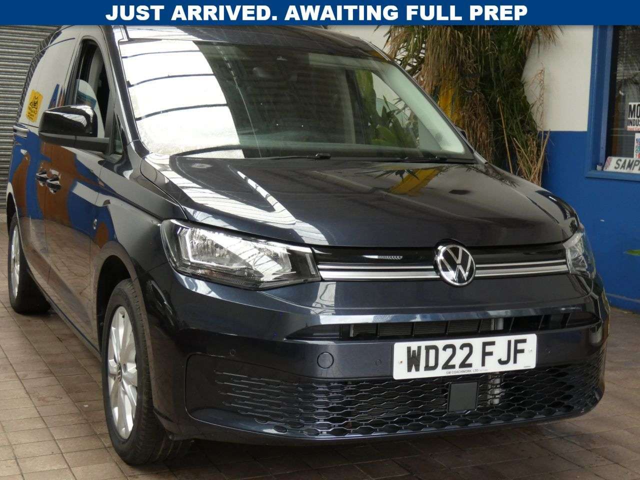 A 2022 VOLKSWAGEN CADDY MAXI 1.5 TSI Life MPV 5dr Petrol DSG Euro 6 (s/s) (114 ps) PROF GM COACHWORKS CO A 2022 VOLKSWAGEN CADDY MAXI 1.5 TSI Life MPV 5dr Petrol DSG Euro 6 (s/s) (114 ps) PROF GM COACHWORKS CO