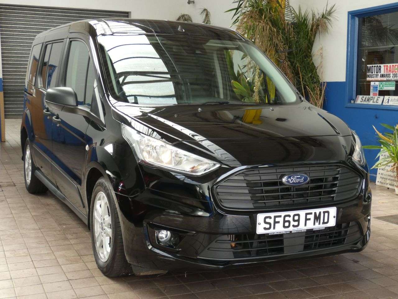 A 2019 FORD GRAND TOURNEO CONNECT 1.5 EcoBlue Zetec MPV 5dr Diesel Auto Euro 6 (s/s) (100 ps) PROF CONVERSION A 2019 FORD GRAND TOURNEO CONNECT 1.5 EcoBlue Zetec MPV 5dr Diesel Auto Euro 6 (s/s) (100 ps) PROF CONVERSION