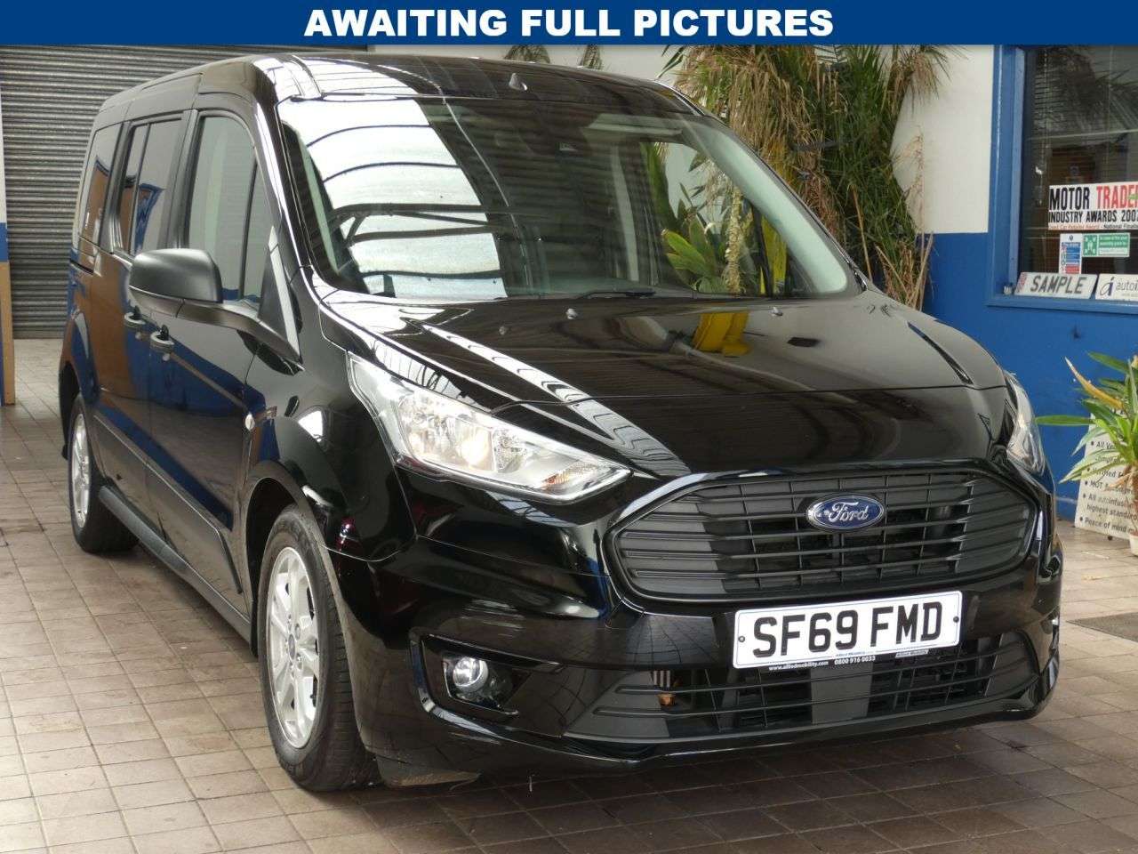 A 2019 FORD GRAND TOURNEO CONNECT 1.5 EcoBlue Zetec MPV 5dr Diesel Auto Euro 6 (s/s) (100 ps) PROF CONVERSION A 2019 FORD GRAND TOURNEO CONNECT 1.5 EcoBlue Zetec MPV 5dr Diesel Auto Euro 6 (s/s) (100 ps) PROF CONVERSION