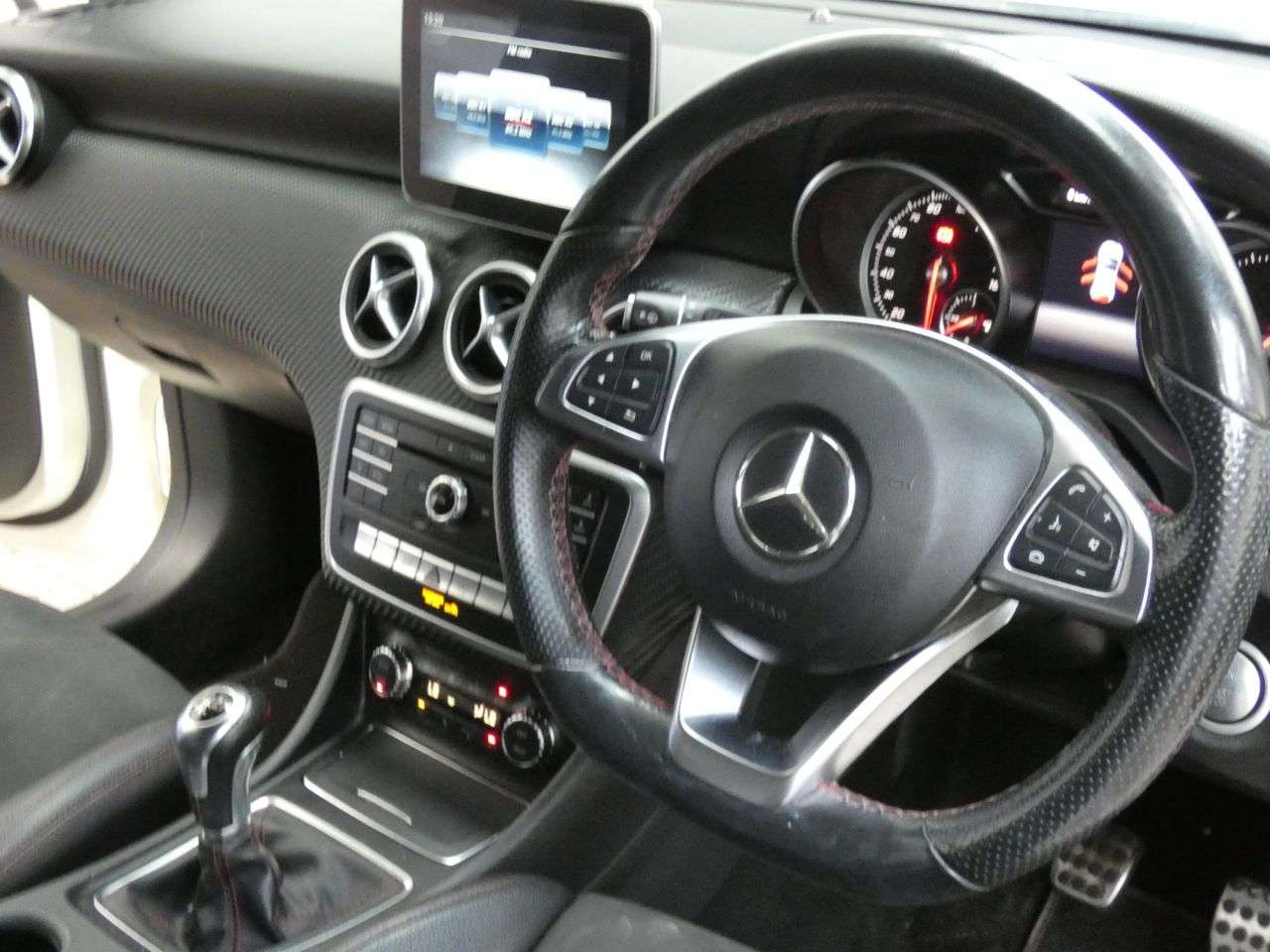 2017 MERCEDES-BENZ A CLASS 2017 MERCEDES-BENZ A CLASS