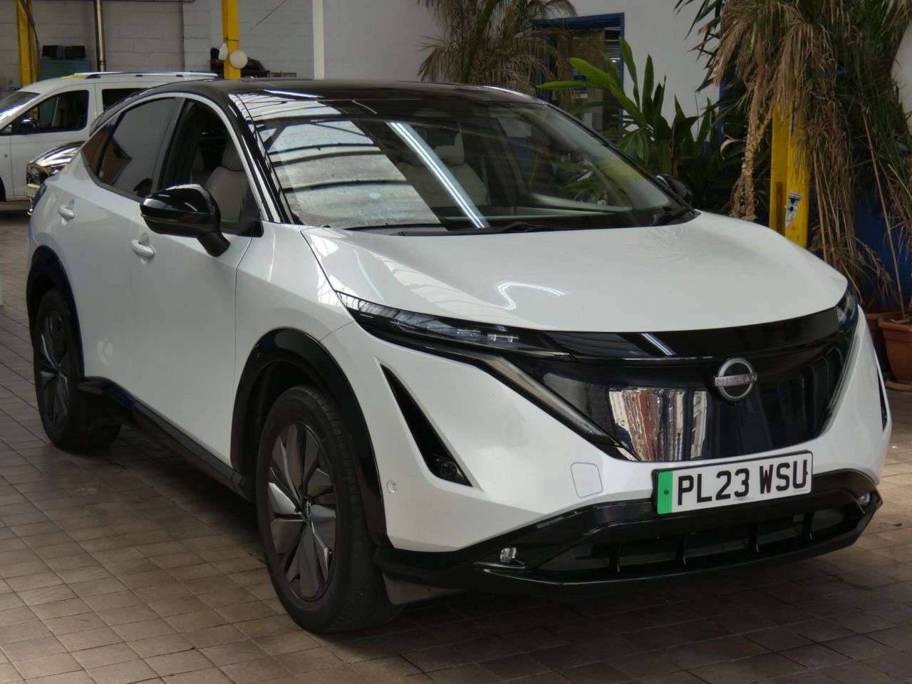 A 2023 NISSAN ARIYA 63kWh Evolve SUV 5dr Electric Auto 7.4kW Charger (217 ps) 1 OWNER SERVICE H A 2023 NISSAN ARIYA 63kWh Evolve SUV 5dr Electric Auto 7.4kW Charger (217 ps) 1 OWNER SERVICE H