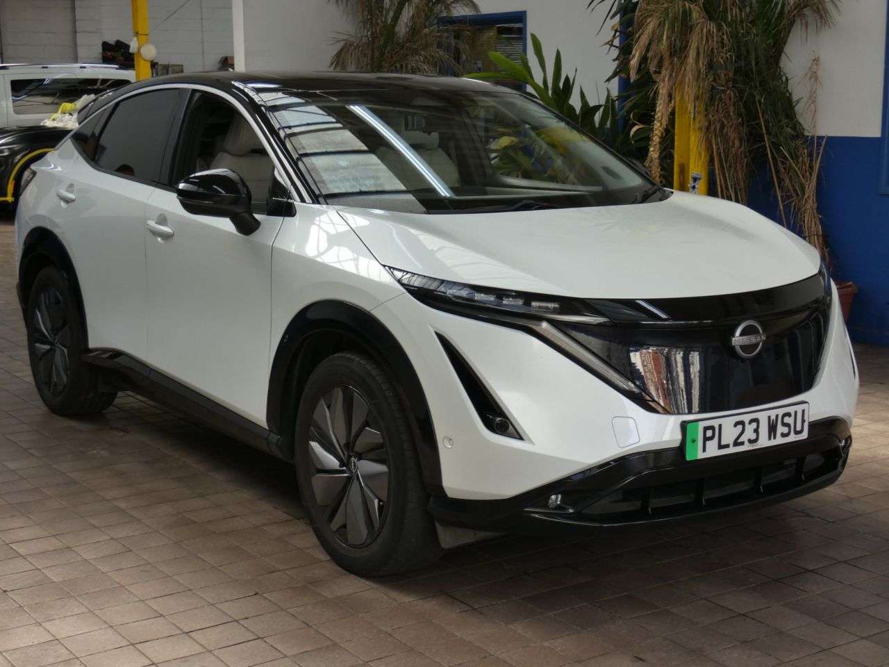 A 2023 NISSAN ARIYA 63kWh Evolve SUV 5dr Electric Auto 7.4kW Charger (217 ps) 1 OWNER SERVICE H A 2023 NISSAN ARIYA 63kWh Evolve SUV 5dr Electric Auto 7.4kW Charger (217 ps) 1 OWNER SERVICE H