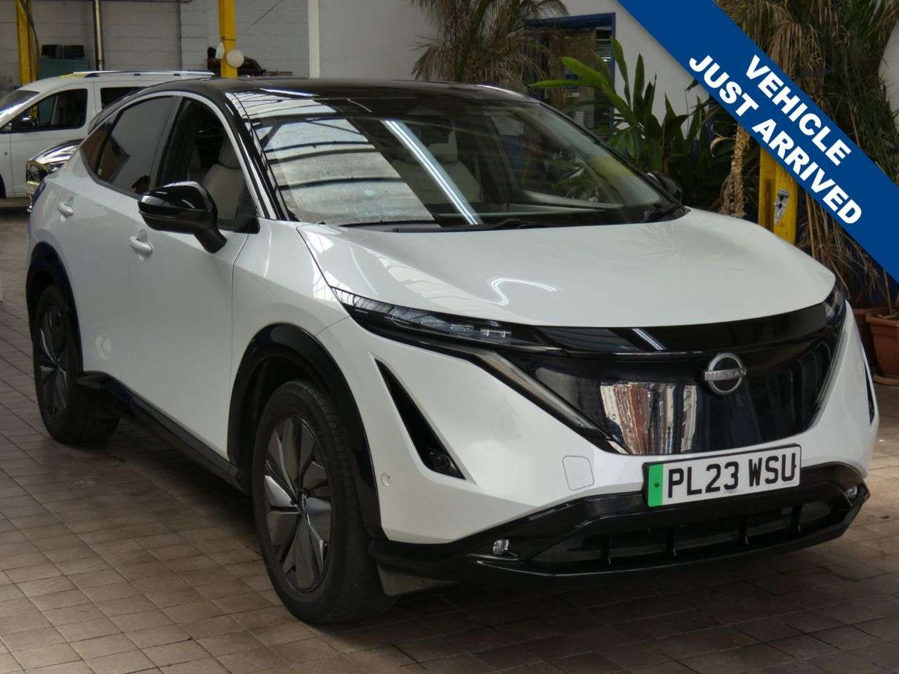 A 2023 NISSAN ARIYA 63kWh Evolve SUV 5dr Electric Auto 7.4kW Charger (217 ps) 1 OWNER SERVICE H A 2023 NISSAN ARIYA 63kWh Evolve SUV 5dr Electric Auto 7.4kW Charger (217 ps) 1 OWNER SERVICE H