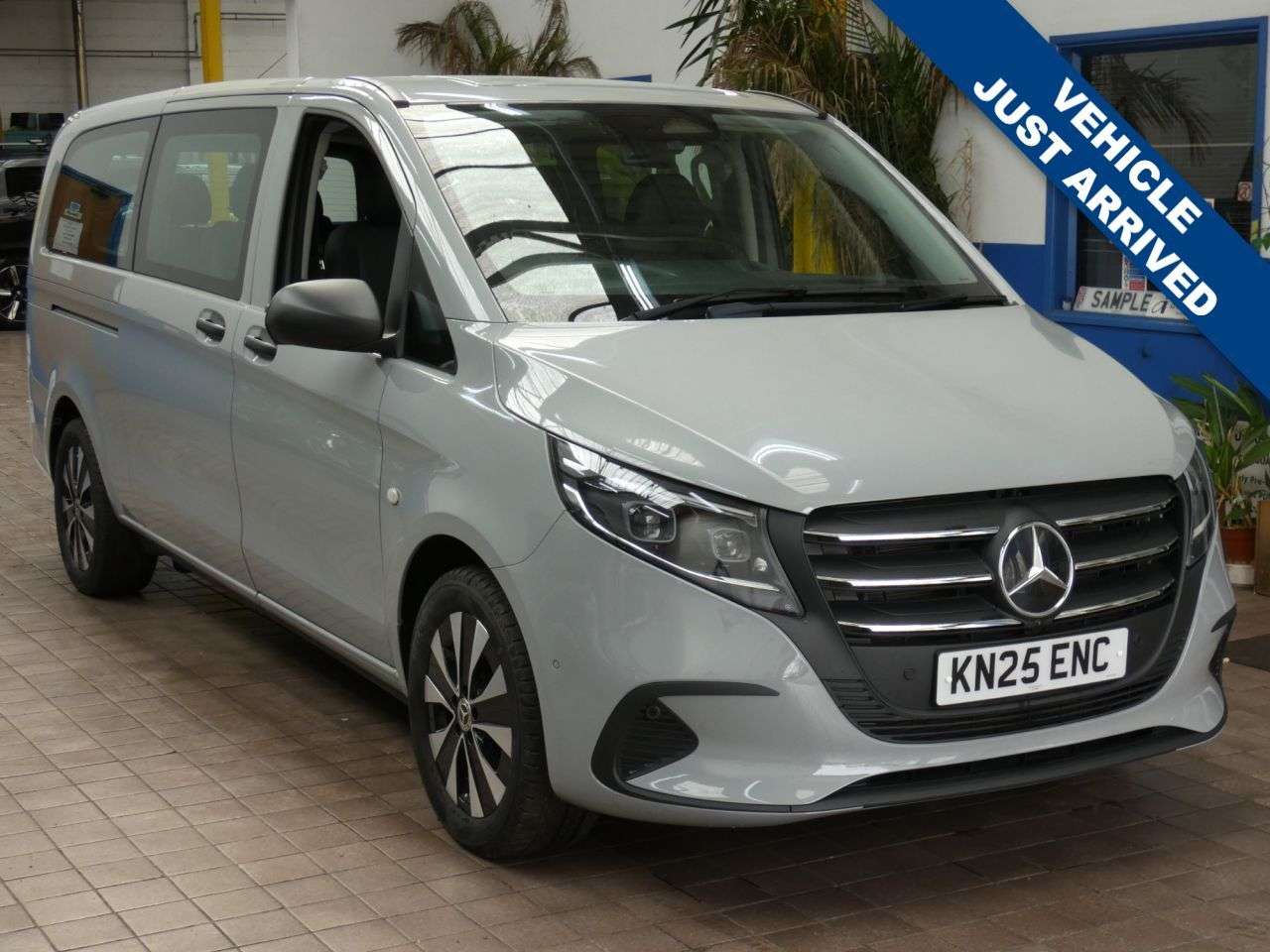 A 2025 MERCEDES-BENZ VITO 2.0 116 CDI SELECT Tourer G-Tronic RWD L3 Euro 6 (s/s) 5dr IMMACULATE EXAMP A 2025 MERCEDES-BENZ VITO 2.0 116 CDI SELECT Tourer G-Tronic RWD L3 Euro 6 (s/s) 5dr IMMACULATE EXAMP