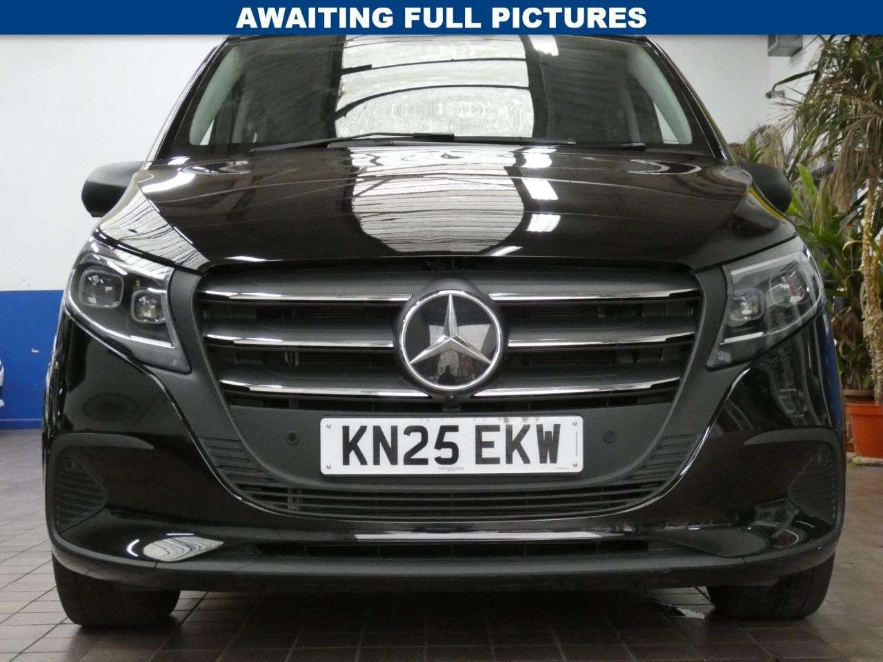 A 2025 MERCEDES-BENZ VITO 2.0 116 CDI SELECT Tourer G-Tronic RWD L3 Euro 6 (s/s) 5dr IMMACULATE EXAMP A 2025 MERCEDES-BENZ VITO 2.0 116 CDI SELECT Tourer G-Tronic RWD L3 Euro 6 (s/s) 5dr IMMACULATE EXAMP