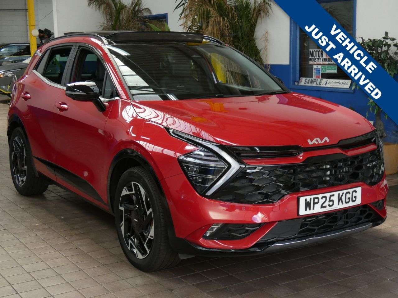 A 2025 KIA SPORTAGE 1.6 T-GDi 13.8kWh GT-Line S SUV 5dr Petrol Plug-in Hybrid Auto AWD Euro 6 ( A 2025 KIA SPORTAGE 1.6 T-GDi 13.8kWh GT-Line S SUV 5dr Petrol Plug-in Hybrid Auto AWD Euro 6 (