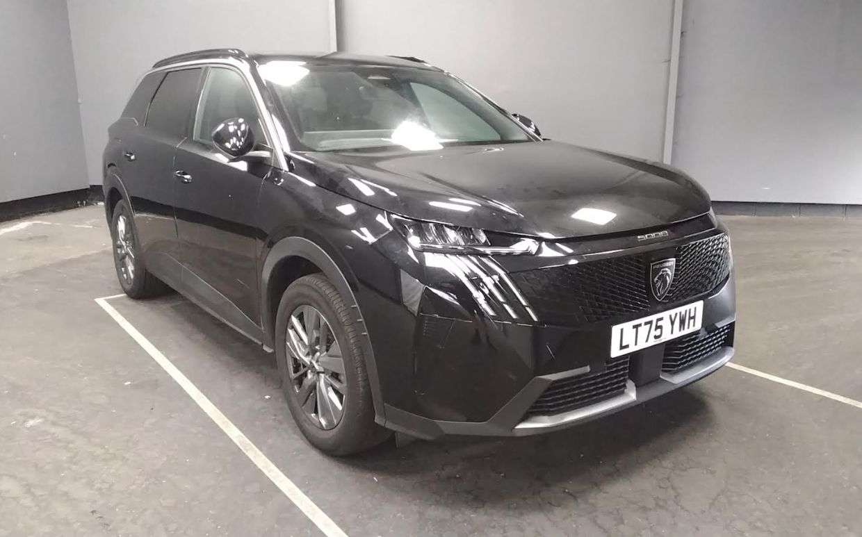 A 2025 PEUGEOT 5008 1.2 Allure SUV 5dr Petrol Hybrid e-DSC6 Euro 6 (s/s) (145 ps) STUNNING EXAM A 2025 PEUGEOT 5008 1.2 Allure SUV 5dr Petrol Hybrid e-DSC6 Euro 6 (s/s) (145 ps) STUNNING EXAM
