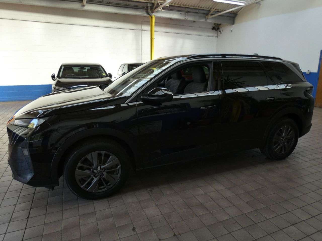 A 2025 PEUGEOT 5008 1.2 Allure SUV 5dr Petrol Hybrid e-DSC6 Euro 6 (s/s) (145 ps) STUNNING EXAM A 2025 PEUGEOT 5008 1.2 Allure SUV 5dr Petrol Hybrid e-DSC6 Euro 6 (s/s) (145 ps) STUNNING EXAM