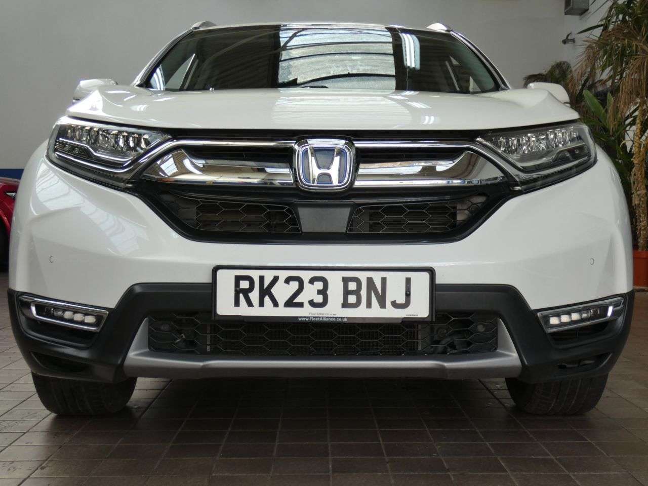 A 2023 HONDA CR-V 2.0 h i-MMD SR SUV 5dr Petrol Hybrid eCVT 4WD Euro 6 (s/s) (184 ps) 1 OWNER A 2023 HONDA CR-V 2.0 h i-MMD SR SUV 5dr Petrol Hybrid eCVT 4WD Euro 6 (s/s) (184 ps) 1 OWNER