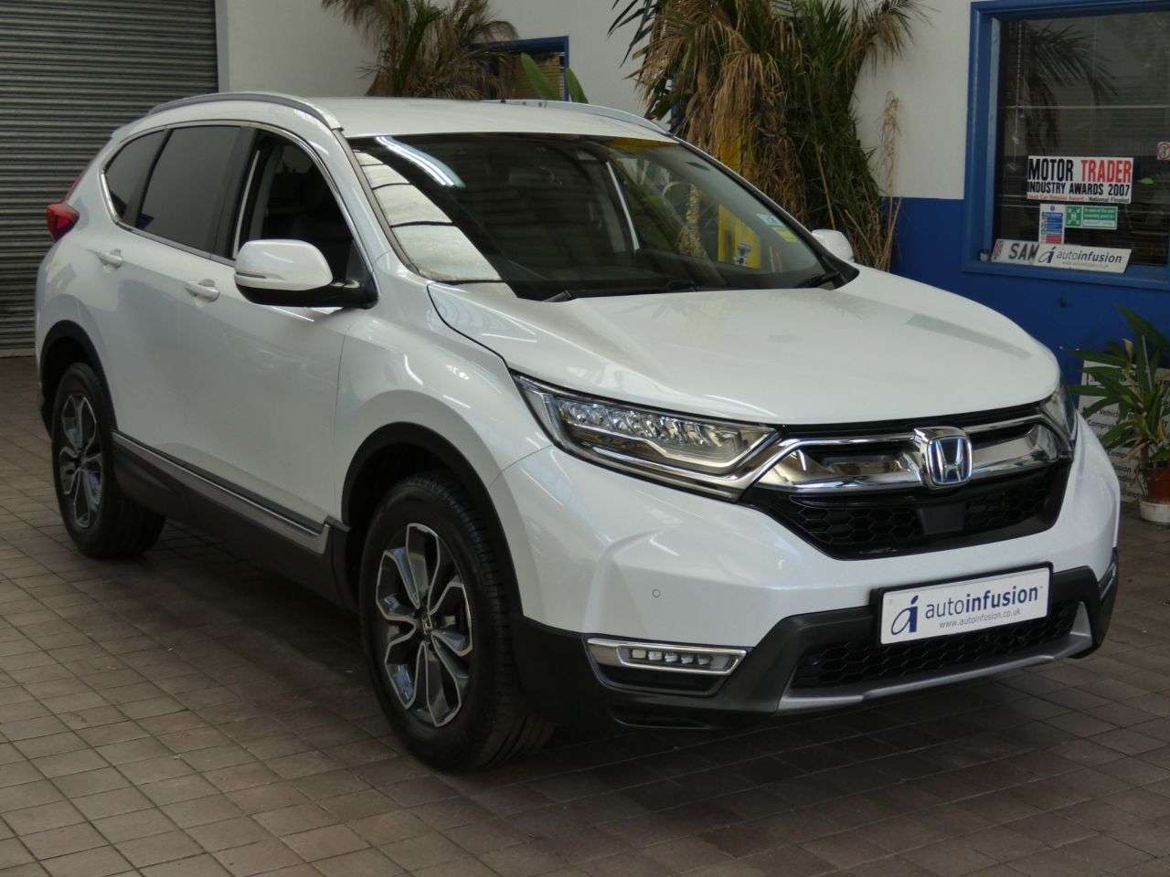 A 2023 HONDA CR-V 2.0 h i-MMD SR SUV 5dr Petrol Hybrid eCVT 4WD Euro 6 (s/s) (184 ps) 1 OWNER A 2023 HONDA CR-V 2.0 h i-MMD SR SUV 5dr Petrol Hybrid eCVT 4WD Euro 6 (s/s) (184 ps) 1 OWNER