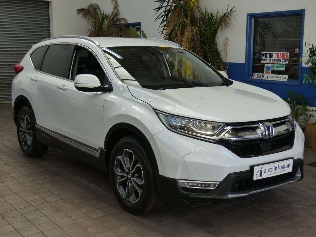 A 2023 HONDA CR-V 2.0 h i-MMD SR SUV 5dr Petrol Hybrid eCVT 4WD Euro 6 (s/s) (184 ps) 1 OWNER A 2023 HONDA CR-V 2.0 h i-MMD SR SUV 5dr Petrol Hybrid eCVT 4WD Euro 6 (s/s) (184 ps) 1 OWNER