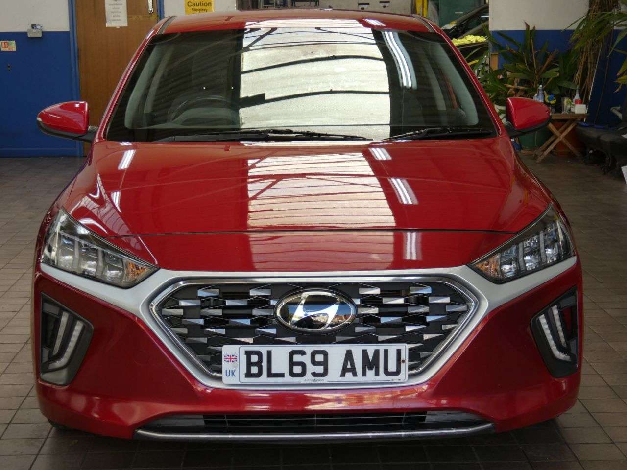 A 2019 HYUNDAI IONIQ 1.6 h-GDi 1st Edition Hatchback 5dr Petrol Hybrid DCT Euro 6 (s/s) (141 ps) A 2019 HYUNDAI IONIQ 1.6 h-GDi 1st Edition Hatchback 5dr Petrol Hybrid DCT Euro 6 (s/s) (141 ps)