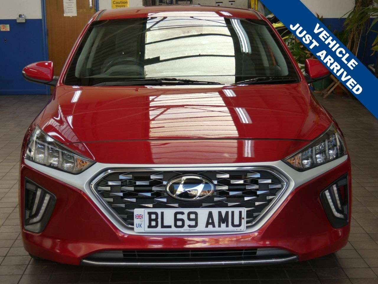 A 2019 HYUNDAI IONIQ 1.6 h-GDi 1st Edition Hatchback 5dr Petrol Hybrid DCT Euro 6 (s/s) (141 ps) A 2019 HYUNDAI IONIQ 1.6 h-GDi 1st Edition Hatchback 5dr Petrol Hybrid DCT Euro 6 (s/s) (141 ps)