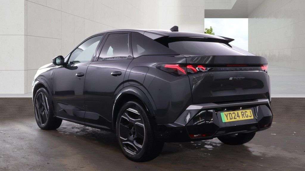 A 2024 PEUGEOT E-3008 73kWh GT SUV 5dr Electric Auto (11kW Charger) (210 ps) 1 OWNER SERVICE HIST A 2024 PEUGEOT E-3008 73kWh GT SUV 5dr Electric Auto (11kW Charger) (210 ps) 1 OWNER SERVICE HIST