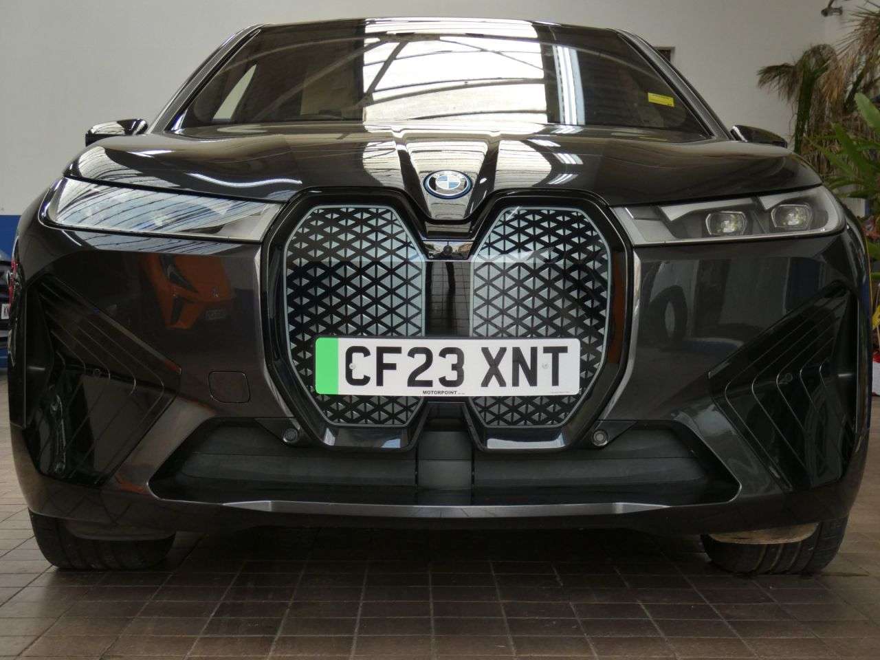 A 2023 BMW IX 40 76.6kWh M Sport SUV 5dr Electric Auto xDrive (11kW Charger) (326 ps) Par A 2023 BMW IX 40 76.6kWh M Sport SUV 5dr Electric Auto xDrive (11kW Charger) (326 ps) Par