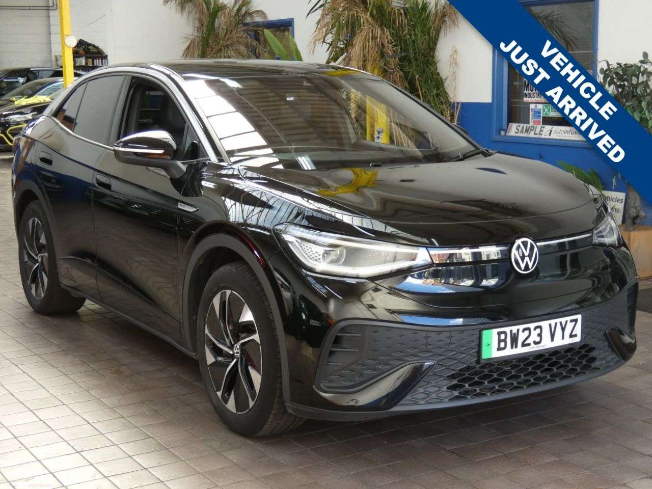 A 2023 VOLKSWAGEN ID.5 Pro 77kWh Style SUV 5dr Electric Auto (174 ps) 1 OWNER SERVICE HISTORY WARR A 2023 VOLKSWAGEN ID.5 Pro 77kWh Style SUV 5dr Electric Auto (174 ps) 1 OWNER SERVICE HISTORY WARR