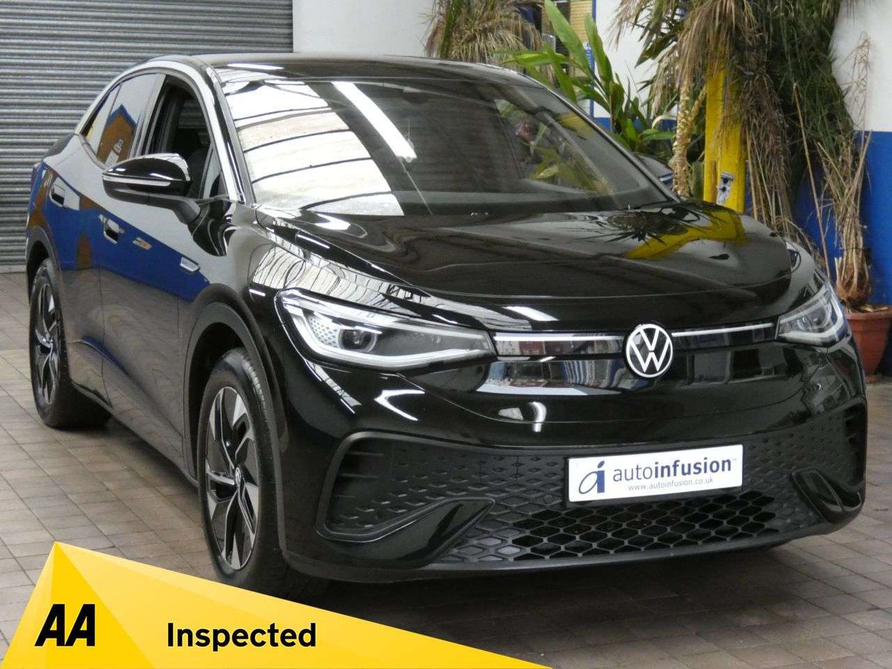 A 2023 VOLKSWAGEN ID.5 Pro 77kWh Style SUV 5dr Electric Auto (174 ps) 1 OWNER SERVICE HISTORY WARR A 2023 VOLKSWAGEN ID.5 Pro 77kWh Style SUV 5dr Electric Auto (174 ps) 1 OWNER SERVICE HISTORY WARR