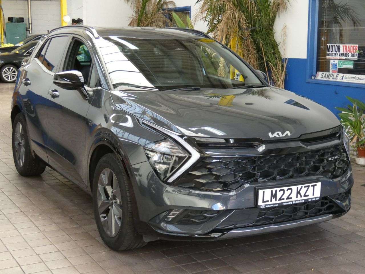 A 2022 KIA SPORTAGE 1.6 h T-GDi GT-Line SUV 5dr Petrol Hybrid Auto Euro 6 (s/s) (226 bhp) 1 OWN A 2022 KIA SPORTAGE 1.6 h T-GDi GT-Line SUV 5dr Petrol Hybrid Auto Euro 6 (s/s) (226 bhp) 1 OWN