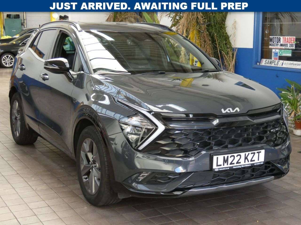 A 2022 KIA SPORTAGE 1.6 h T-GDi GT-Line SUV 5dr Petrol Hybrid Auto Euro 6 (s/s) (226 bhp) 1 OWN A 2022 KIA SPORTAGE 1.6 h T-GDi GT-Line SUV 5dr Petrol Hybrid Auto Euro 6 (s/s) (226 bhp) 1 OWN