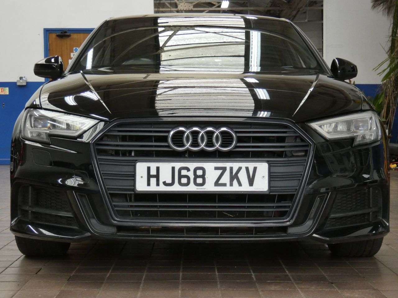 A 2018 AUDI A3 1.0 TFSI 30 Black Edition Sportback 5dr Petrol Manual Euro 6 (s/s) (116 ps) A 2018 AUDI A3 1.0 TFSI 30 Black Edition Sportback 5dr Petrol Manual Euro 6 (s/s) (116 ps)