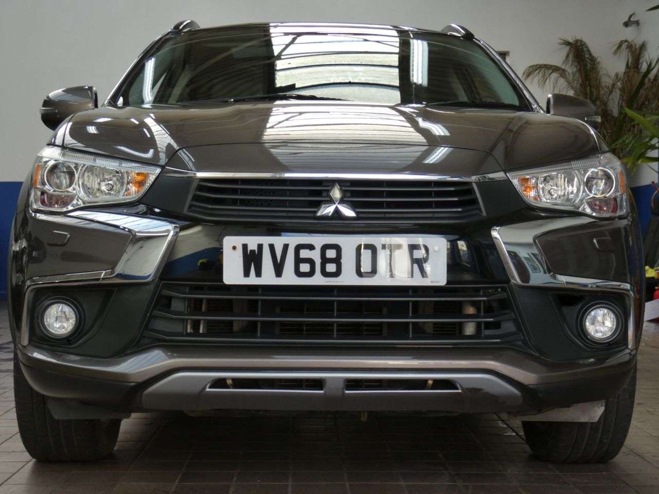 A 2018 MITSUBISHI ASX 2.2 DI-D 4 SUV 5dr Diesel Auto 4WD Euro 6 (147 ps) 3 OWNERS 9 SERVICES TO 6 A 2018 MITSUBISHI ASX 2.2 DI-D 4 SUV 5dr Diesel Auto 4WD Euro 6 (147 ps) 3 OWNERS 9 SERVICES TO 6