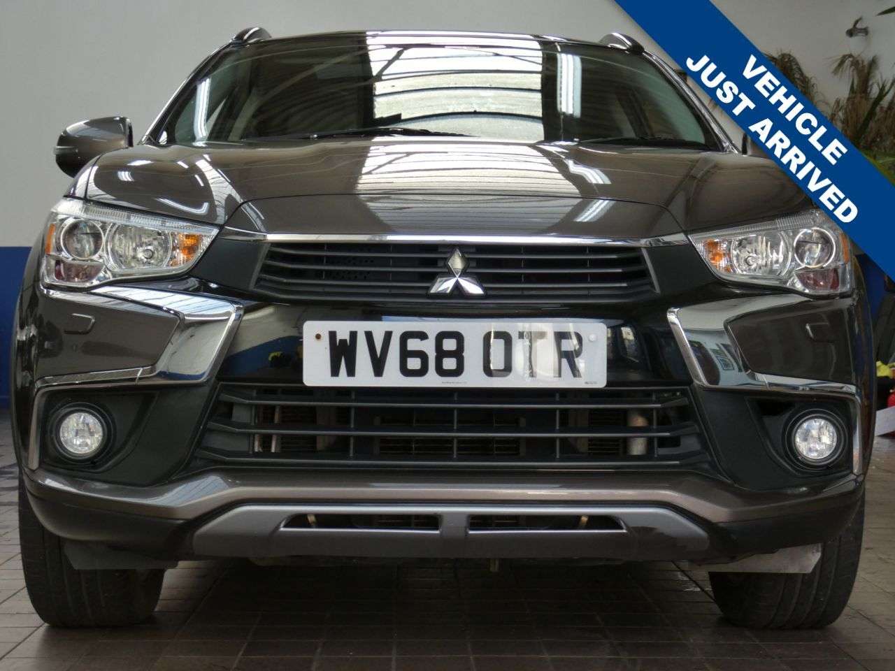 A 2018 MITSUBISHI ASX 2.2 DI-D 4 SUV 5dr Diesel Auto 4WD Euro 6 (147 ps) 3 OWNERS 9 SERVICES TO 6 A 2018 MITSUBISHI ASX 2.2 DI-D 4 SUV 5dr Diesel Auto 4WD Euro 6 (147 ps) 3 OWNERS 9 SERVICES TO 6