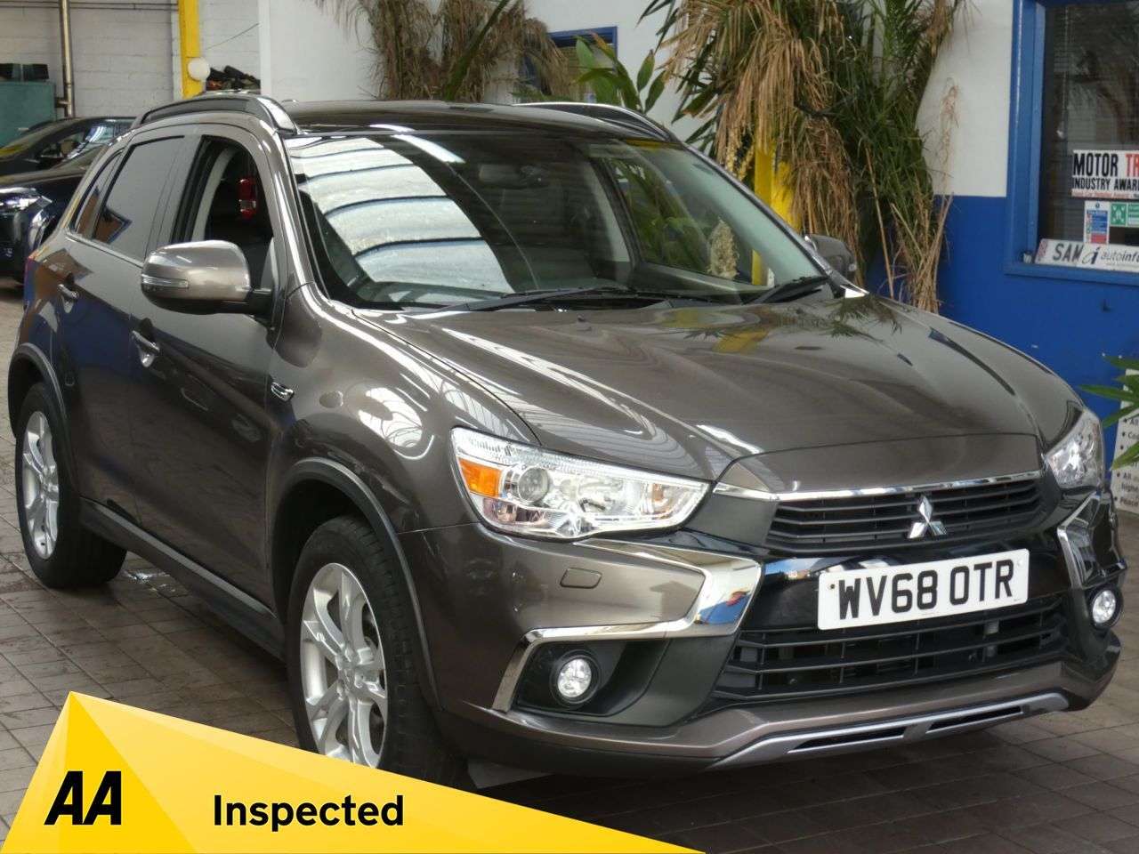 A 2018 MITSUBISHI ASX 2.2 DI-D 4 SUV 5dr Diesel Auto 4WD Euro 6 (147 ps) 3 OWNERS 9 SERVICES TO 6 A 2018 MITSUBISHI ASX 2.2 DI-D 4 SUV 5dr Diesel Auto 4WD Euro 6 (147 ps) 3 OWNERS 9 SERVICES TO 6