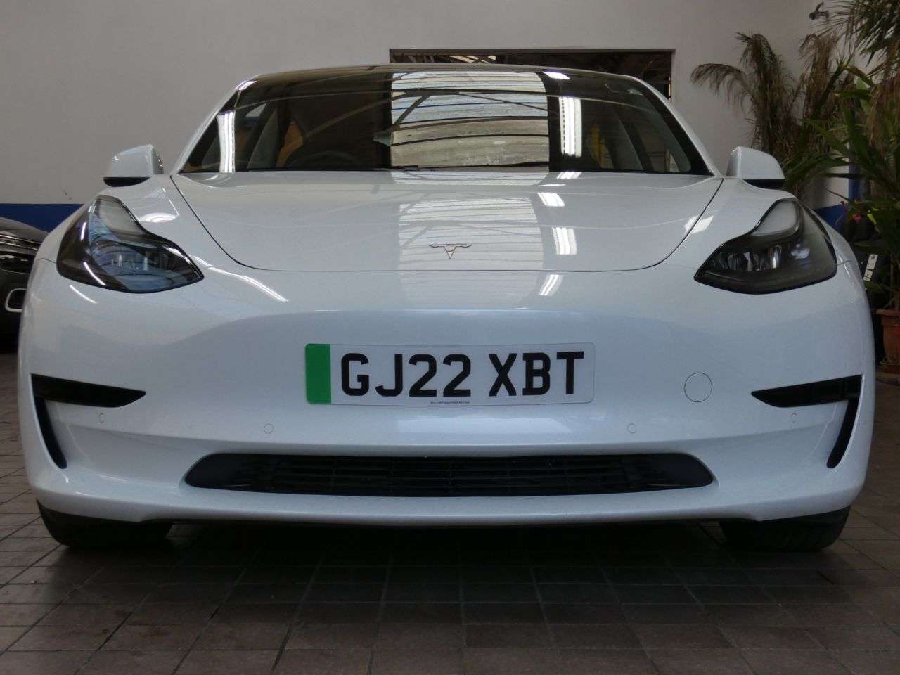 A 2022 TESLA MODEL 3 Standard Range Plus Saloon 4dr Electric Auto RWD (241 bhp) LOW MILEAGE 1 OW A 2022 TESLA MODEL 3 Standard Range Plus Saloon 4dr Electric Auto RWD (241 bhp) LOW MILEAGE 1 OW