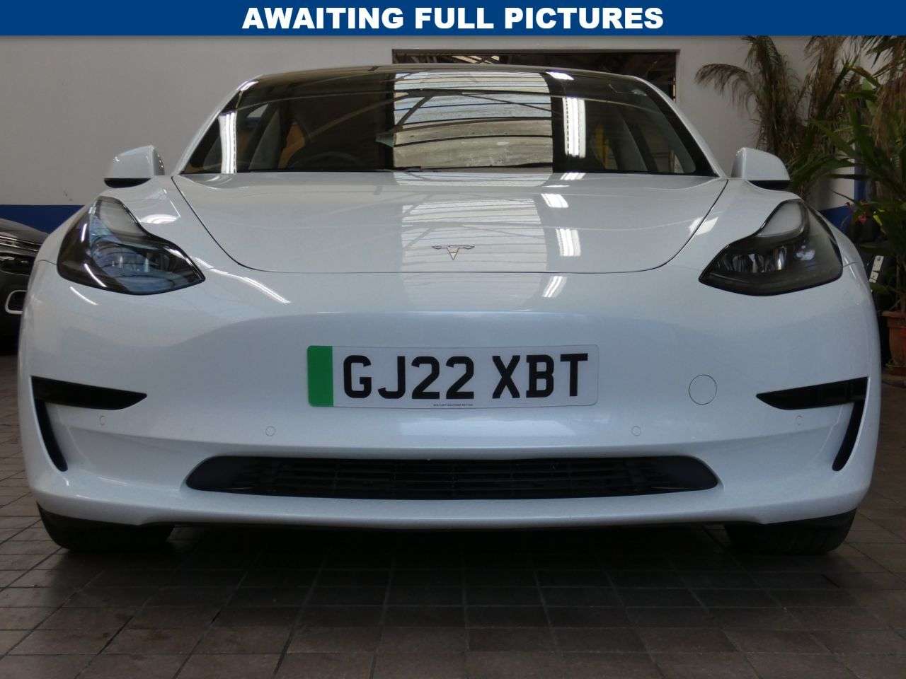 A 2022 TESLA MODEL 3 Standard Range Plus Saloon 4dr Electric Auto RWD (241 bhp) LOW MILEAGE 1 OW A 2022 TESLA MODEL 3 Standard Range Plus Saloon 4dr Electric Auto RWD (241 bhp) LOW MILEAGE 1 OW